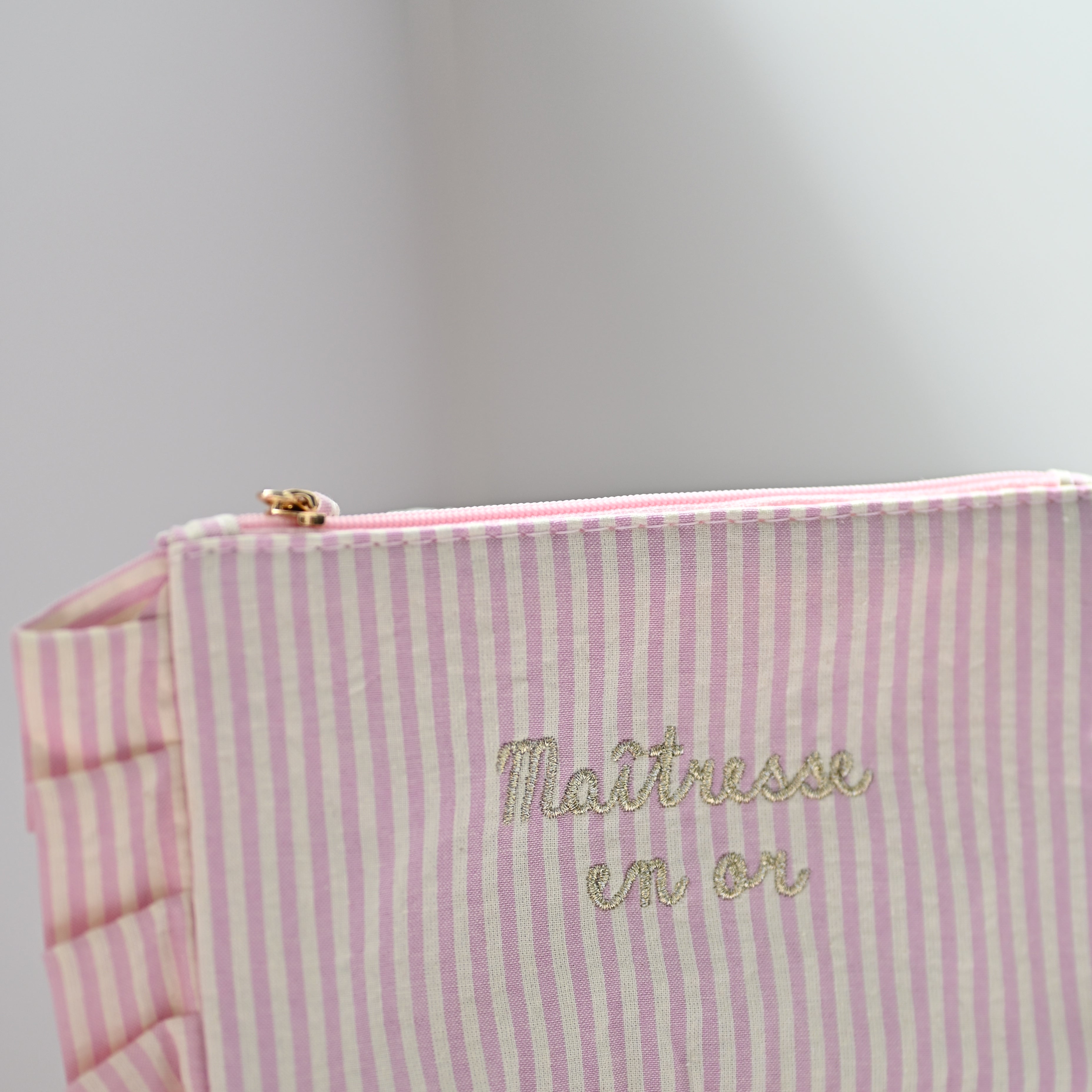 Pochette MAÎTRESSE EN OR