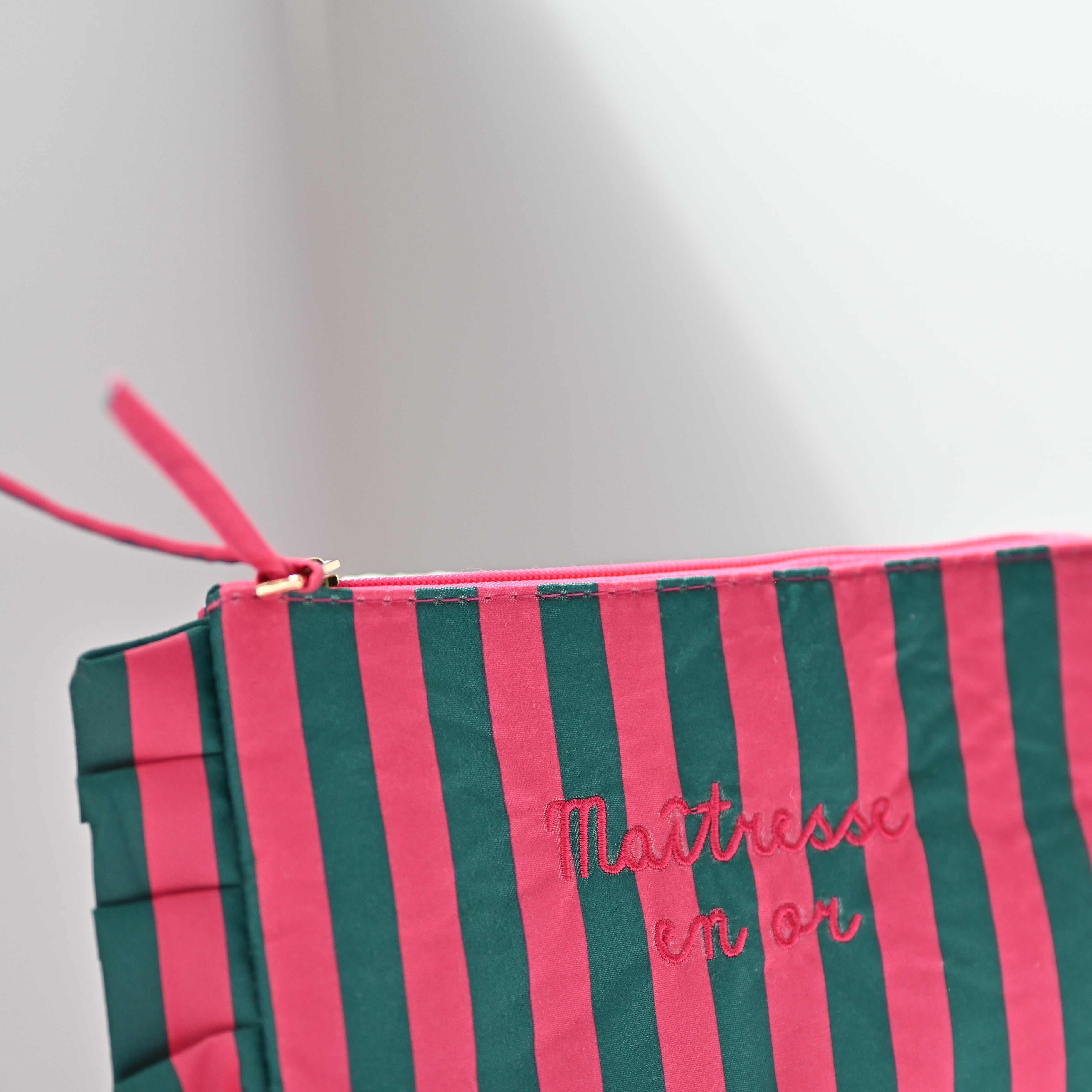 Pochette MAÎTRESSE EN OR